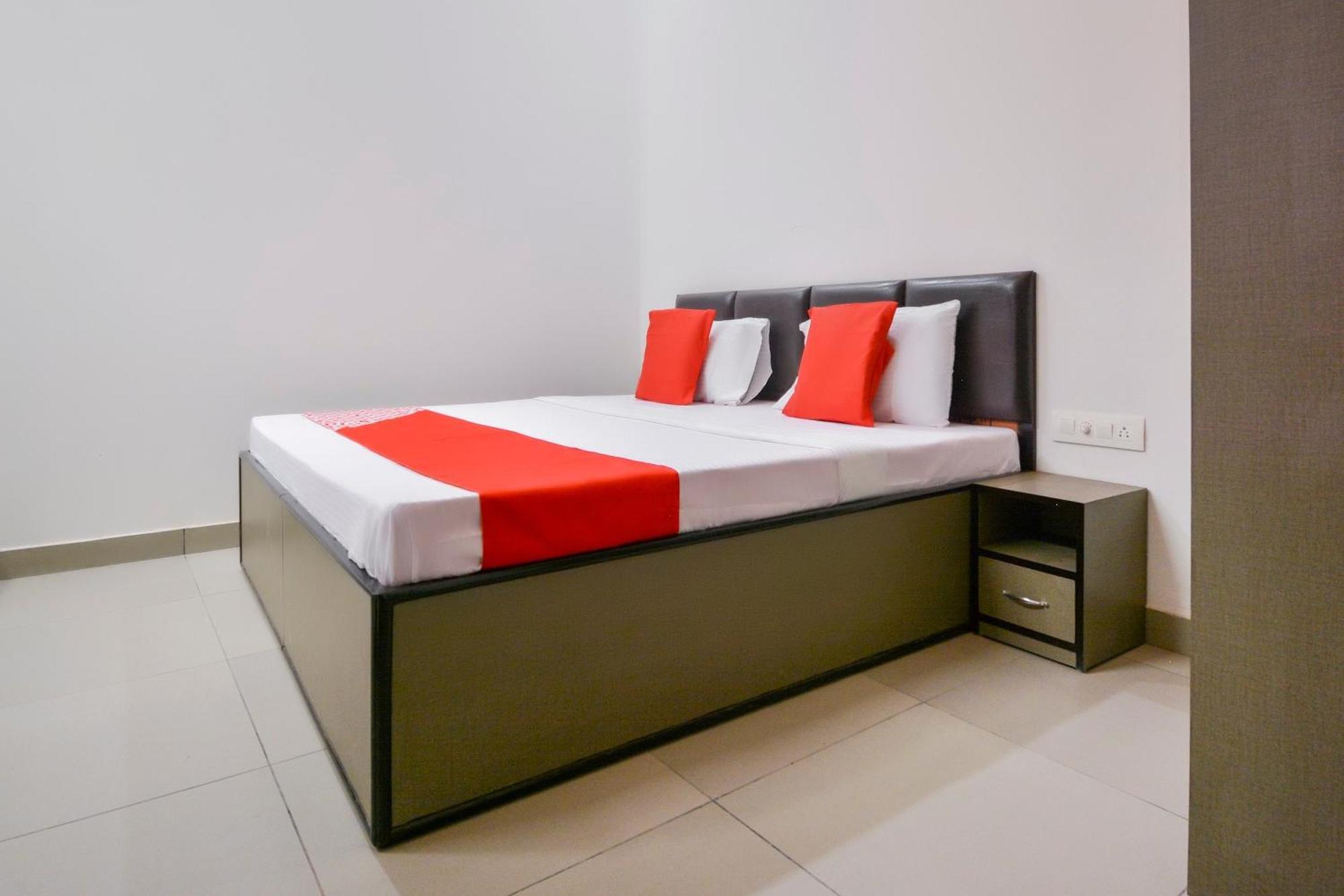 Hotel O White Solitaire لوديانا المظهر الخارجي الصورة