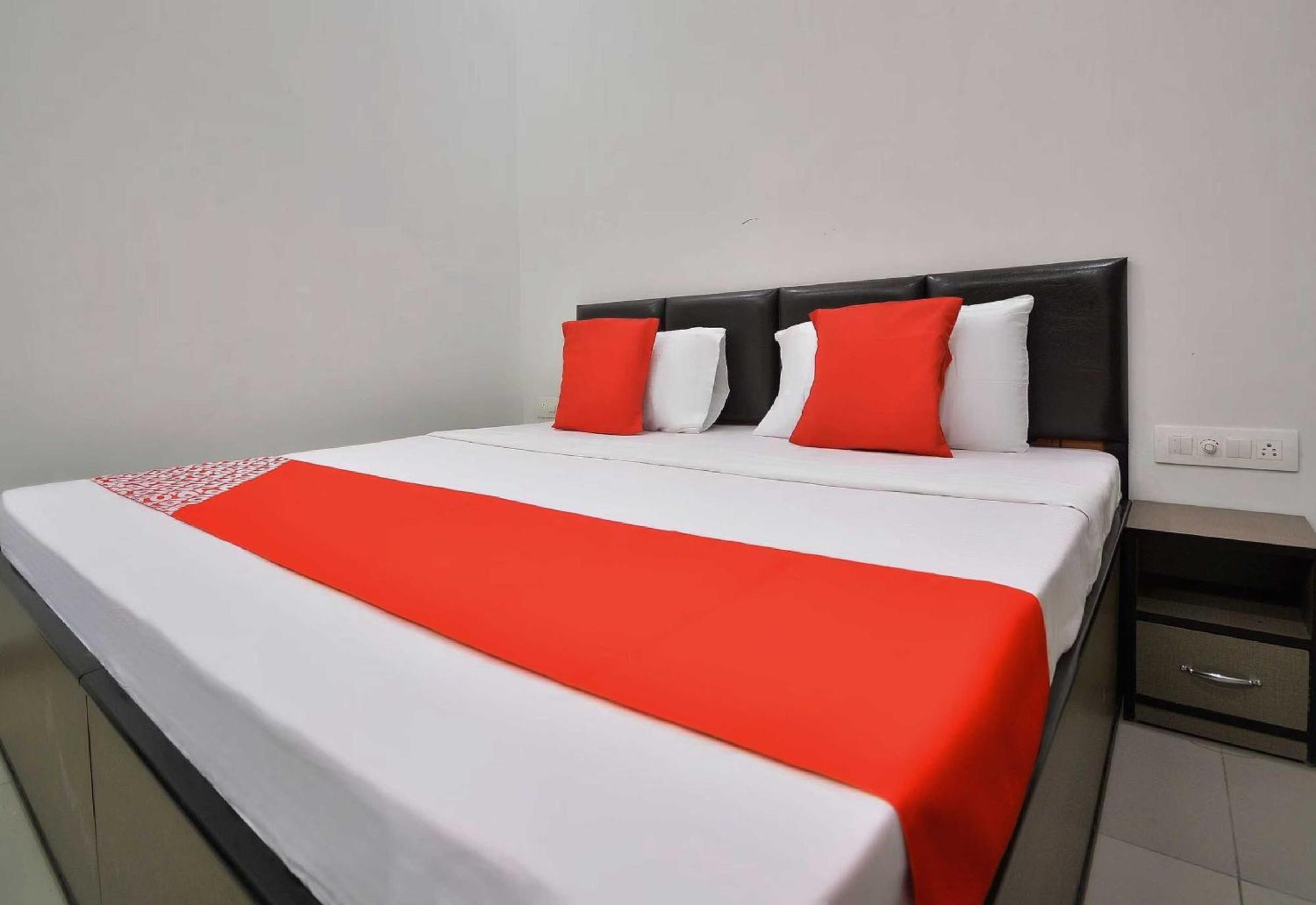 Hotel O White Solitaire لوديانا المظهر الخارجي الصورة