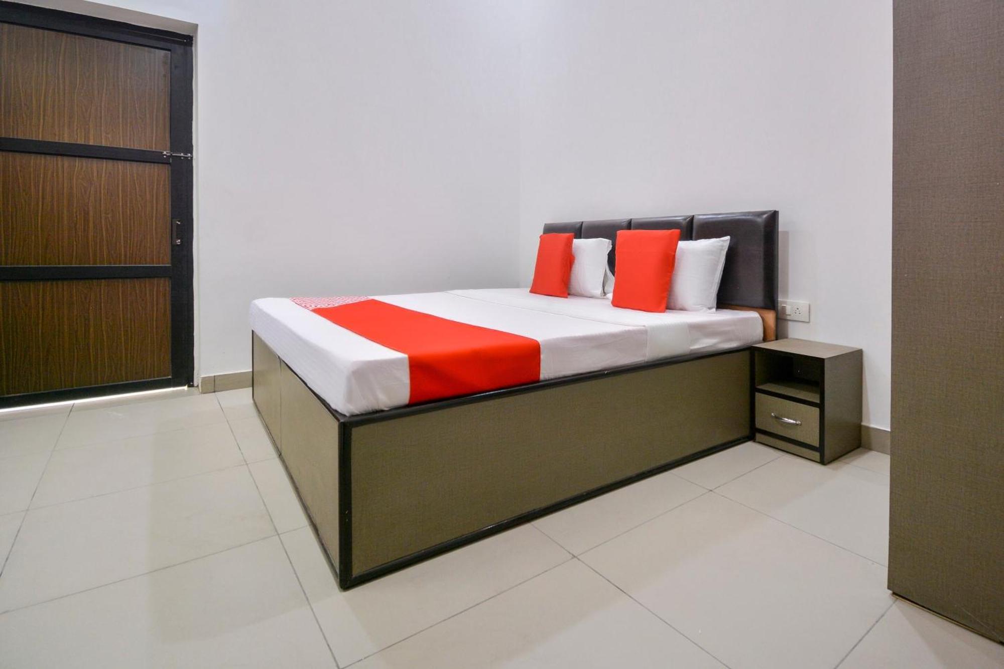 Hotel O White Solitaire لوديانا المظهر الخارجي الصورة